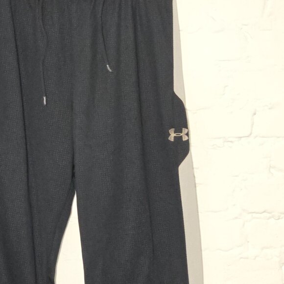 Under Armour Men's Medium Loose Athletic Pants, Black with Gray Stripe - Picture 7 of 7